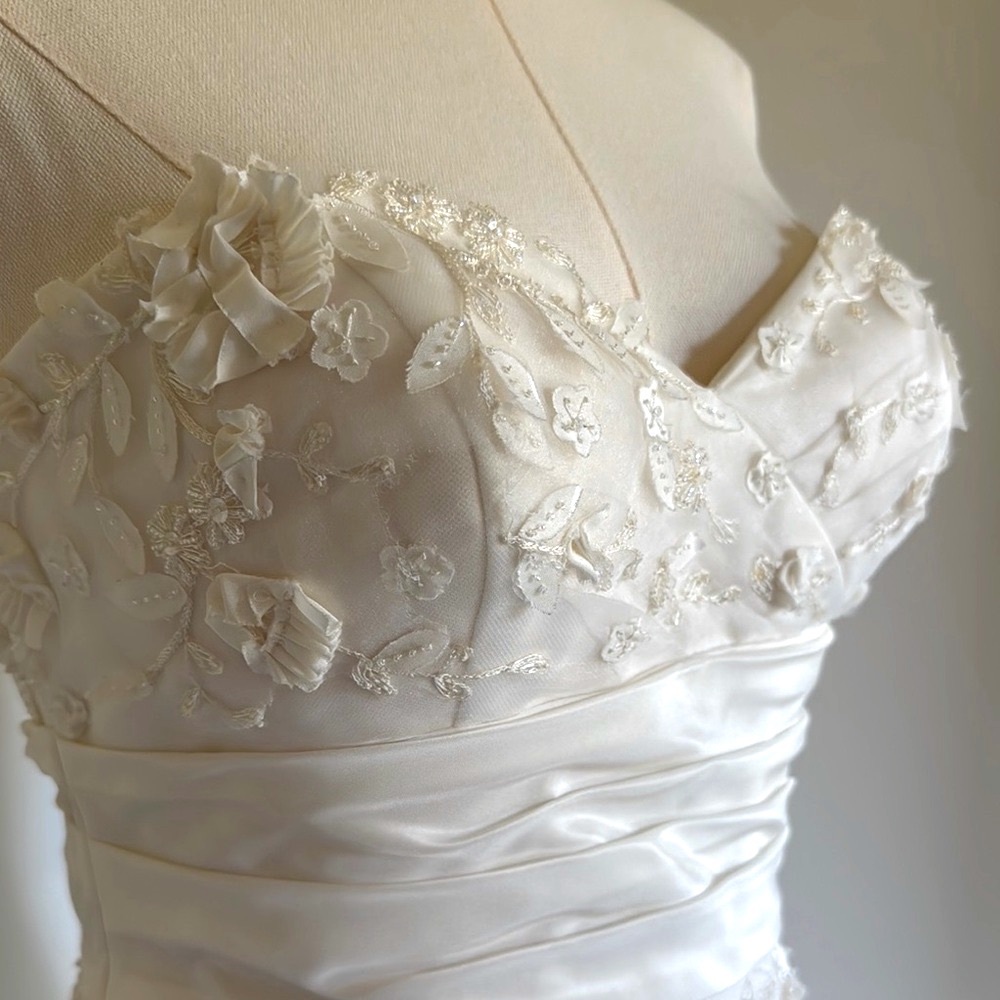 Strapless Floral Beaded Applique Tulle Wedding Dress with Veil | Ivory